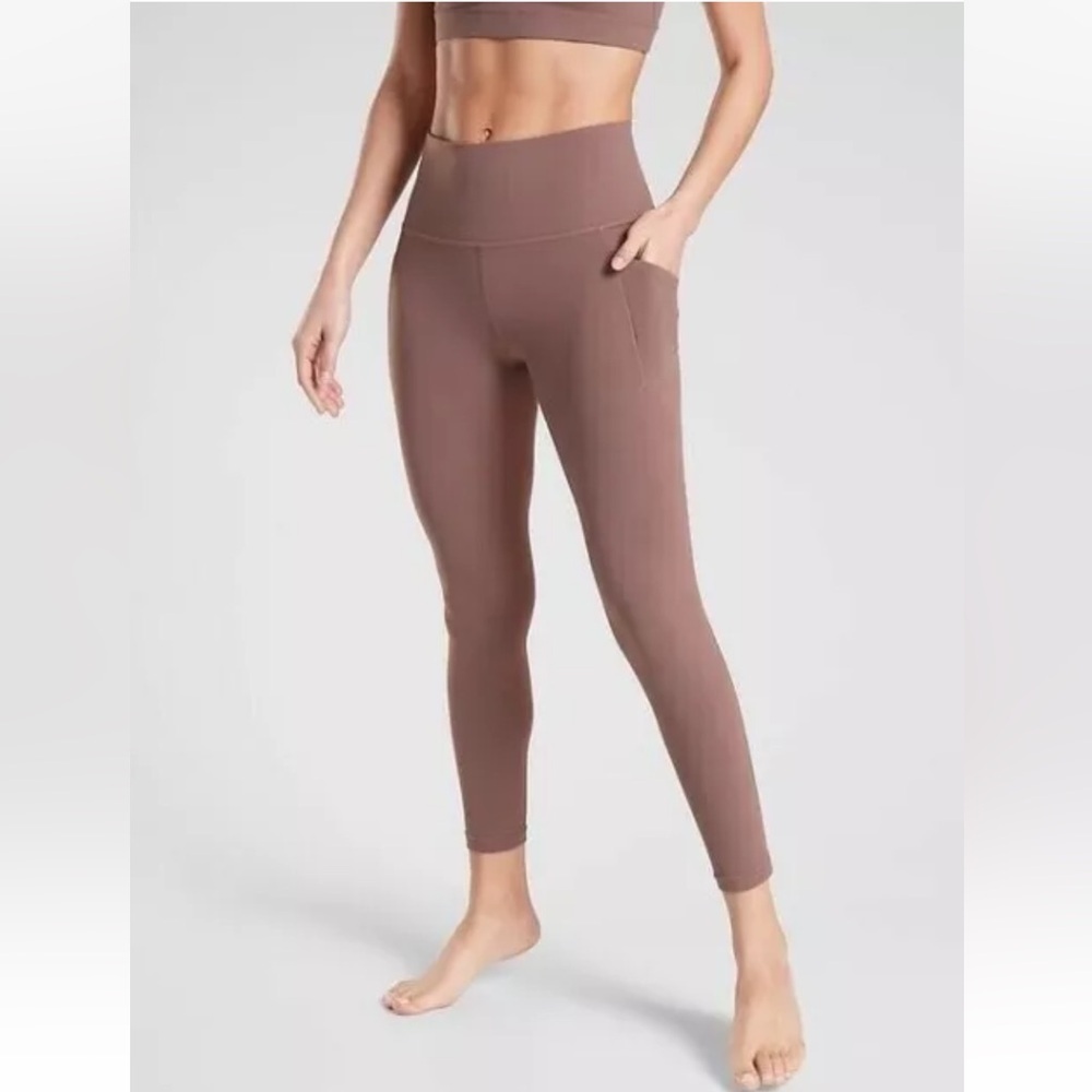 Athleta Salutation Stash Tight Size Large